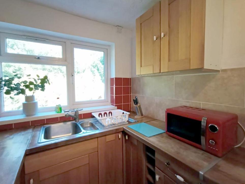 Cozy 4 Bedroom House In Smethwick With 4 Bathrooms Perfect For Contractors And Families バーミンガム エクステリア 写真